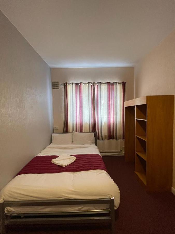 St Nicholas Hotel Harrow Eksteriør bilde