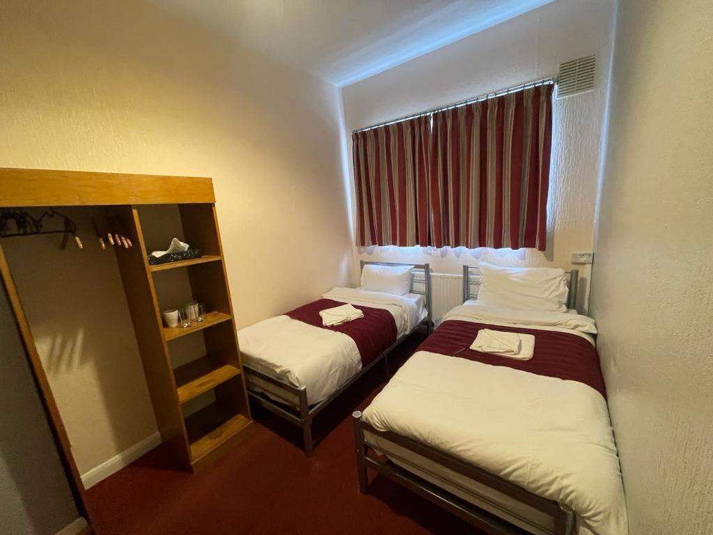 St Nicholas Hotel Harrow Eksteriør bilde