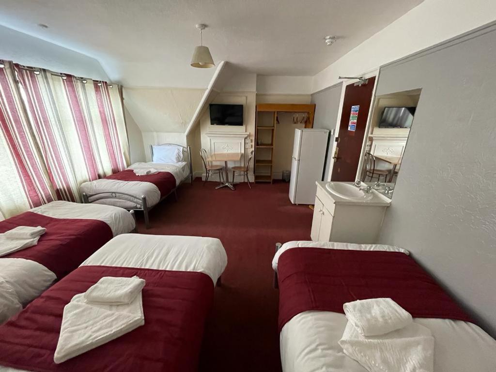 St Nicholas Hotel Harrow Eksteriør bilde