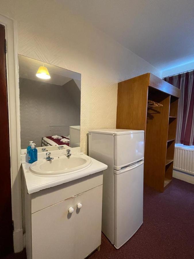 St Nicholas Hotel Harrow Eksteriør bilde